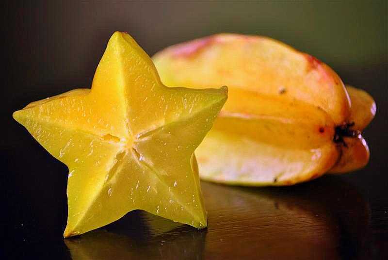 Фрукт карамбола: описание плодов, их польза для здоровья и способы употребления в пищу фруктовой звезды